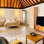 Town House 3*