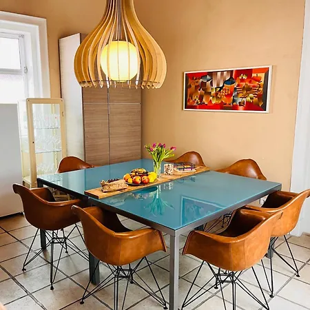 Town House 3*