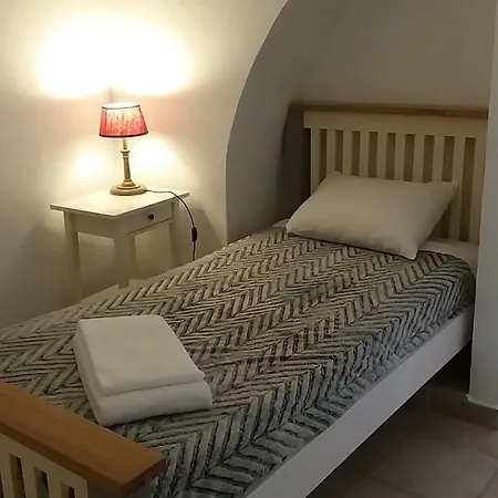 Town House Guest house *