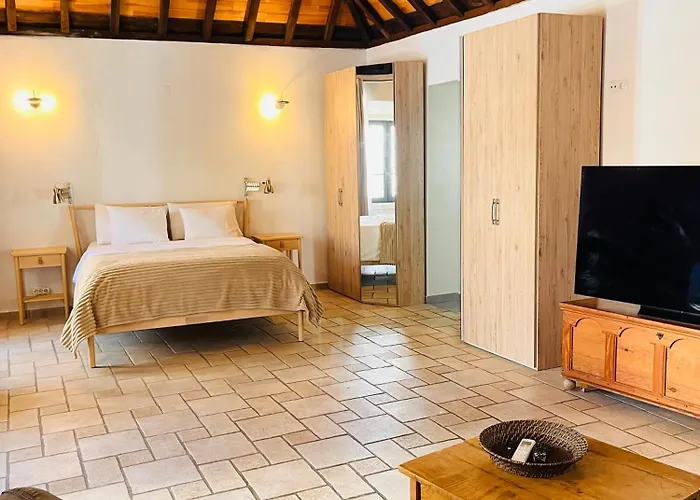 Town House 3*