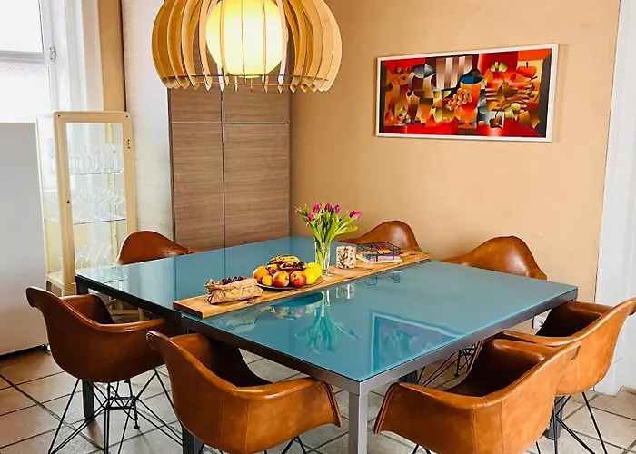 Town House 3*